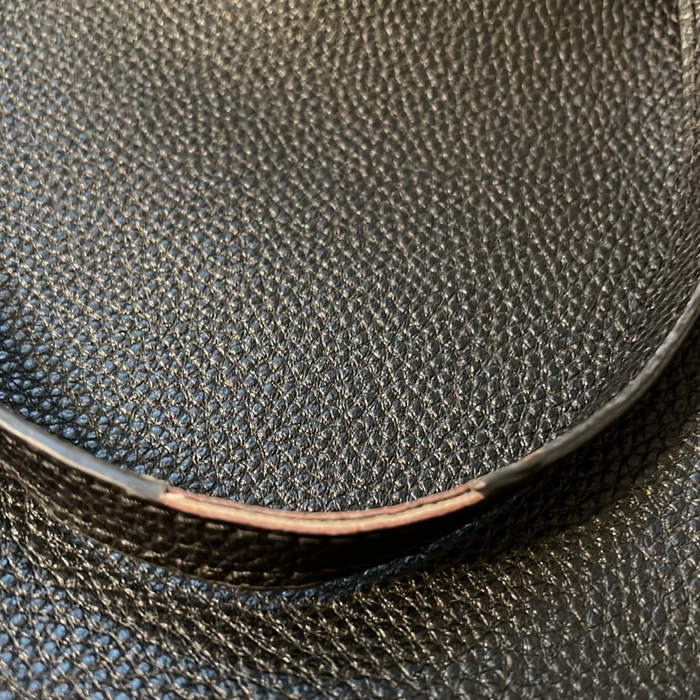 Kate Spade Black Pebbled Leather Tote. - Picture 9 of 10